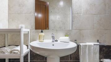 Banyera i tovalloles