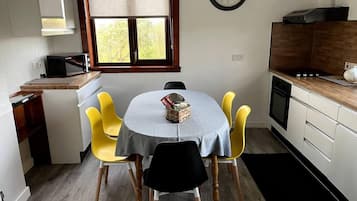 House | Private kitchen | Fridge, microwave, oven, stovetop