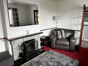 House | 5 bedrooms, iron/ironing board, free WiFi, bed sheets - Immaculate 5 Bedroom House Outside Stornoway (Isle of Lewis)