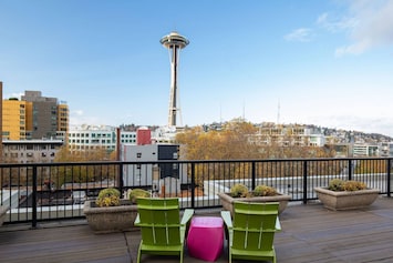 top floor deck... wow!