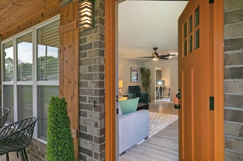 Downtown Bentonville 4BR w/ Hot Tub & Trail Access | Walk to Square
