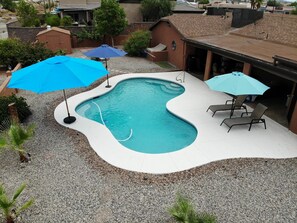 Outdoor pool, a heated pool - Spacious 3 bdrm 3 bath home. Chilled Heated POOL. Hot Tub. Quiet South Location. (Lake Havasu City)