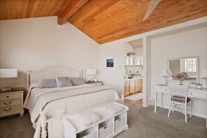 3 soverom, skrivebord, strykejern/-brett og wi-fi (inkludert)