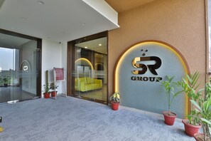 Exterior - Hotel SR Regency (Anand)