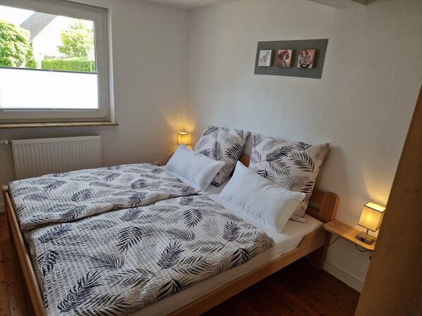 2 bedrooms, cots/infant beds, free WiFi, bed sheets