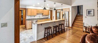 Pet-Friendly! Hot Tub | Marsh Family Road Retreat