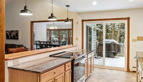 Pet-Friendly! Hot Tub - Marsh Family Road Retreat