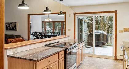 Pet-Friendly! Hot Tub - Marsh Family Road Retreat