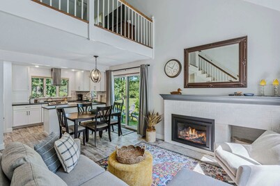 End-Unit Condo on the Fairway, Fairway Village