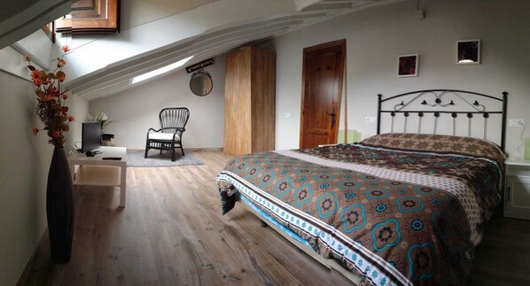 3 Schlafzimmer, Bügeleisen/Bügelbrett, Reisekinderbett, Bettwäsche