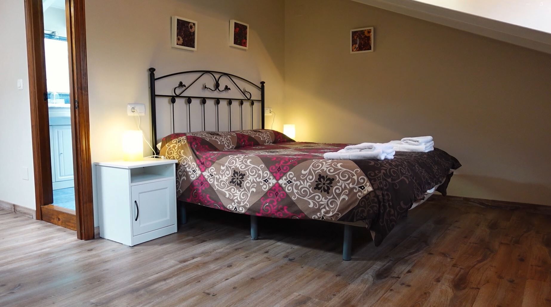 3 chambres, fer et planche à repasser, lit parapluie, draps fournis