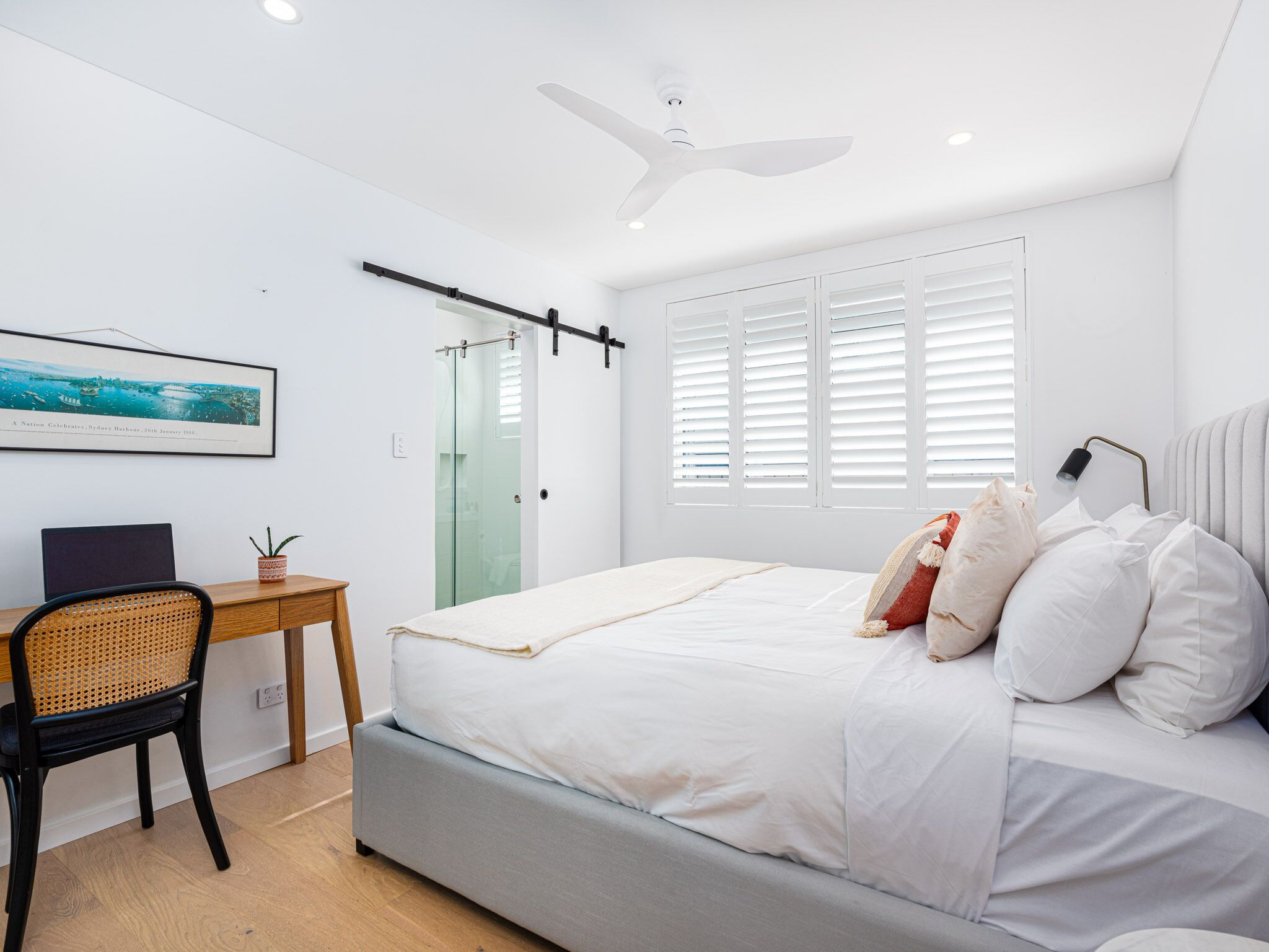 Top Floor Apartment Close to Bondi Beach — image 9