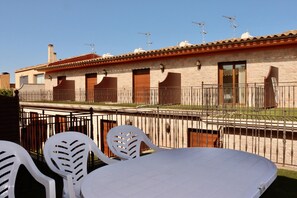 Outdoor dining - HOUSE (C) IN MEDIEVAL VILLAGE OF PALS (Pals)
