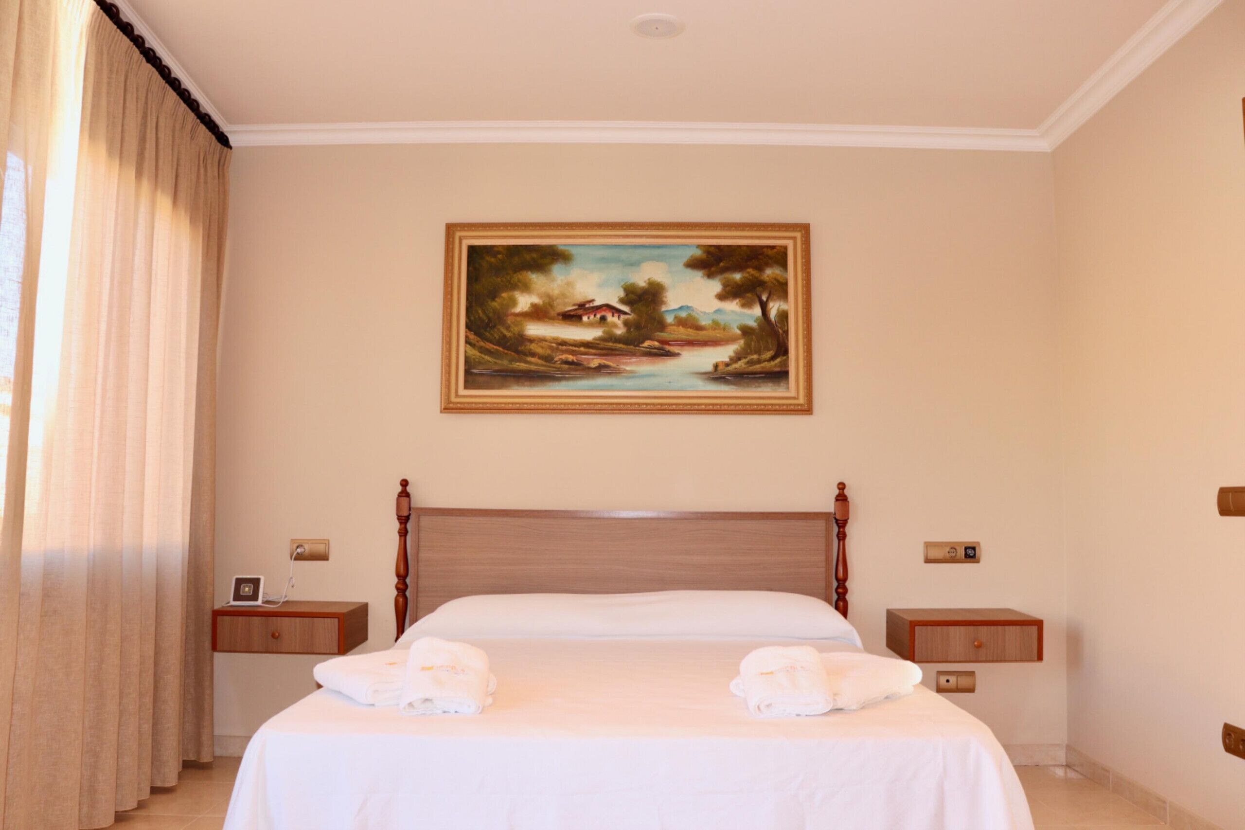 3 slaapkamers, een strijkplank/strijkijzer, gratis wifi, beddengoed