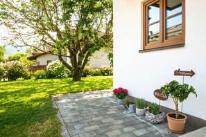 المنطقة المحيطة بالمنشأة