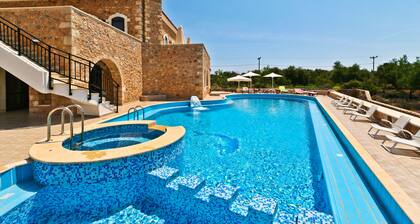 Independed 2 bedroom villa common pool