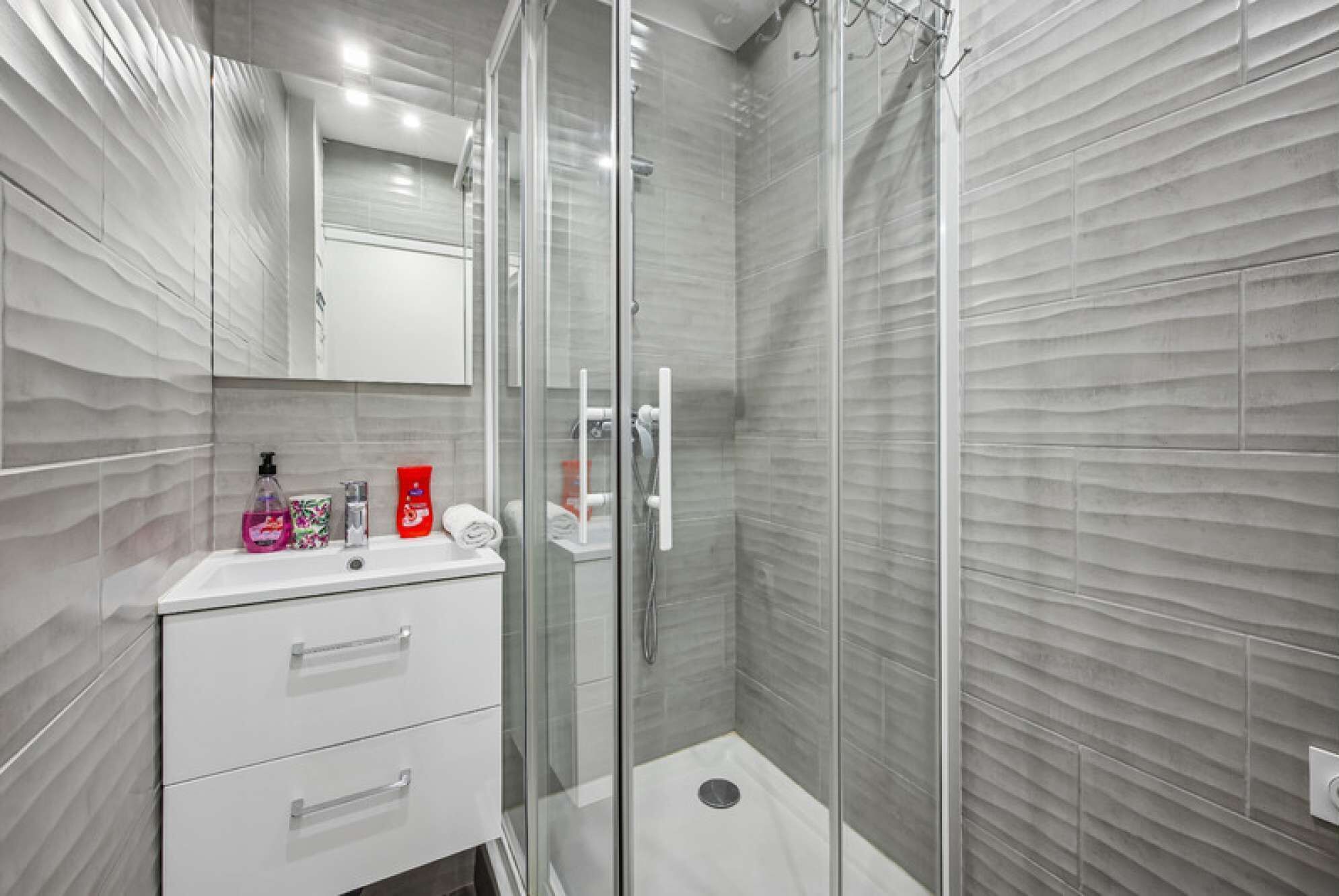 Shower, free toiletries, hair dryer, towels