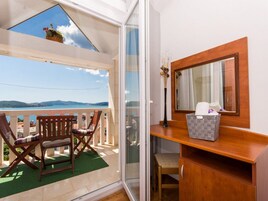 Apartment (Two-Bedroom Apartment) | Balcony