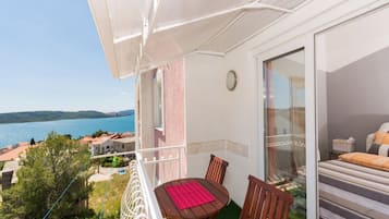 Apartment (Two-Bedroom Apartment) | Balcony