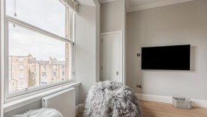 Room - Immaculate Refurbished West End Apartment (Edinburgh)