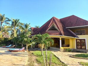 Exterior - Maranda Cool Breeze Villa - 2minutes to the beach (Kwale County)