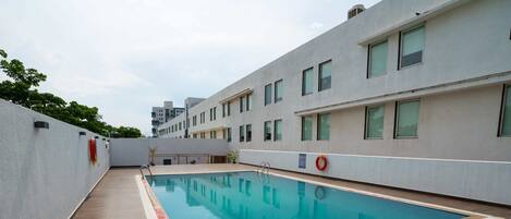 Innenpool, Außenpool