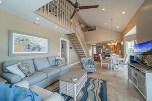 Smart TV, books - 3 Bedroom villa with panoramic Gulf view and sleeps 8, C1824A* (Englewood)