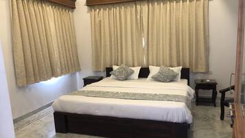 Deluxe Room | Free WiFi, bed sheets