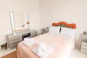 2 bedrooms, desk, free WiFi, bed sheets