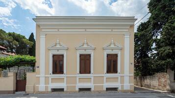 Esterni