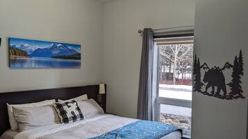 2 habitaciones, tabla de planchar con plancha y cuna de viaje