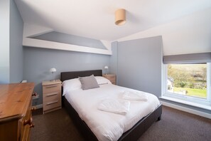 2 camere, ferro/asse da stiro, culla da viaggio, accesso a Internet