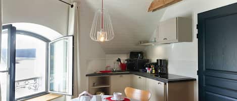 تناول الطعام