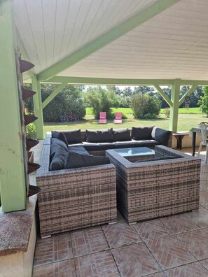 Terrace/patio - Magnifique Villa à la Campagne (Saint-Aubin)