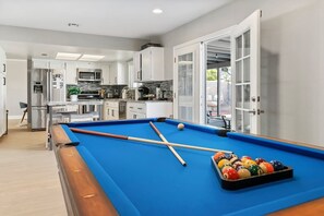Fridge, microwave, oven, stovetop - Pool Paradise - 4BR Stunner w Peaceful Backyard (Henderson)