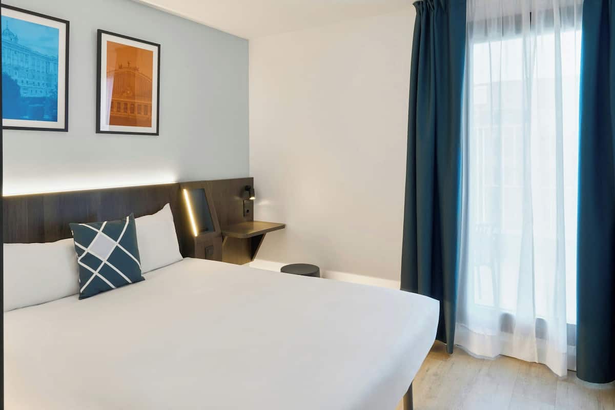 Standardzimmer, 1 Queen-Bett, Terrasse, Stadtblick