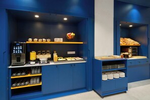 Breakfast meal - Four Points Flex by Sheraton Madrid Atocha (Madrid)