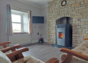 Living room - Lizzies Holiday Cottage (Carrick)