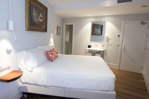 Premium bedding, in-room safe, individually decorated - Hotel Oleum (Andujar)