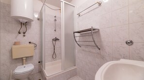 Shower, towels