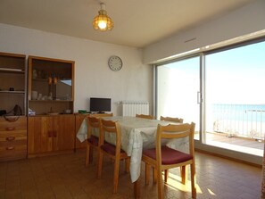 Dining - Palavas 1BR cabin top floor, double terrace, private parking (Palavas-les-Flots)