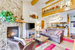 تلفزيون ذكي، مدفأة، كُتُب