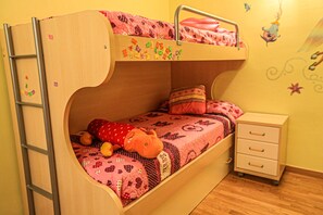 3 chambres, accès au Wi-Fi (inclus), literie fournie