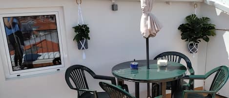 屋外ダイニングエリア