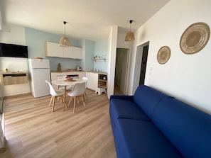 TV - Spacious studio for 2 with parking, near beach - Barcarès (Le Barcarès)