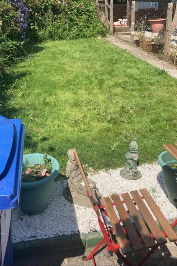 House, Multiple Beds | Property grounds