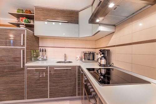 Luxurious flat 100 meters beach
