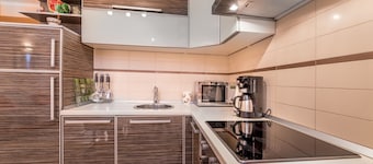 Luxurious flat 100 meters beach