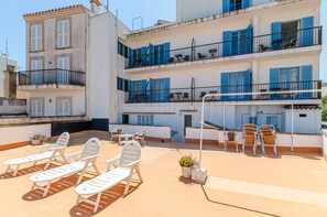 Basic Shared Dormitory | Terrace/patio