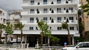 Unclassified image, 3 of 65, button - Elite Hotel (Golem)